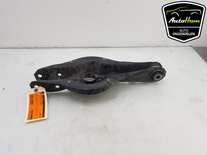 Rear wishbone, right from a BMW 3 serie (F30) 330e 2016