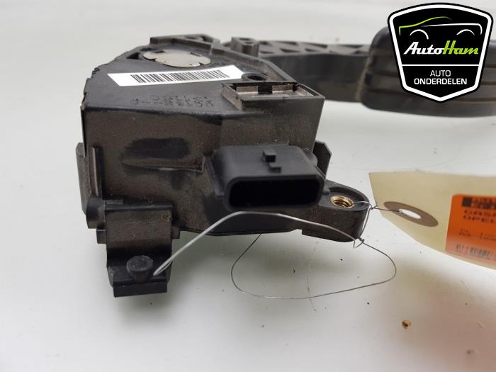 Accelerator pedal Opel Vivaro 1.6 CDTI BiTurbo 120 180020024R