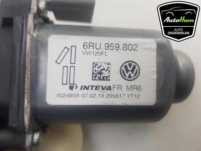 Silnik szyby drzwiowej z Volkswagen Up! (121) 1.0 12V 60 2013