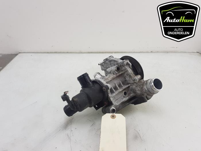 Usagé Pompe à eau Mercedes B (W246/W242) 1.8 B-200 CDI BlueEFFICIENCY 16V Prix € 75,00 Règlement à la marge proposé par AutoHam