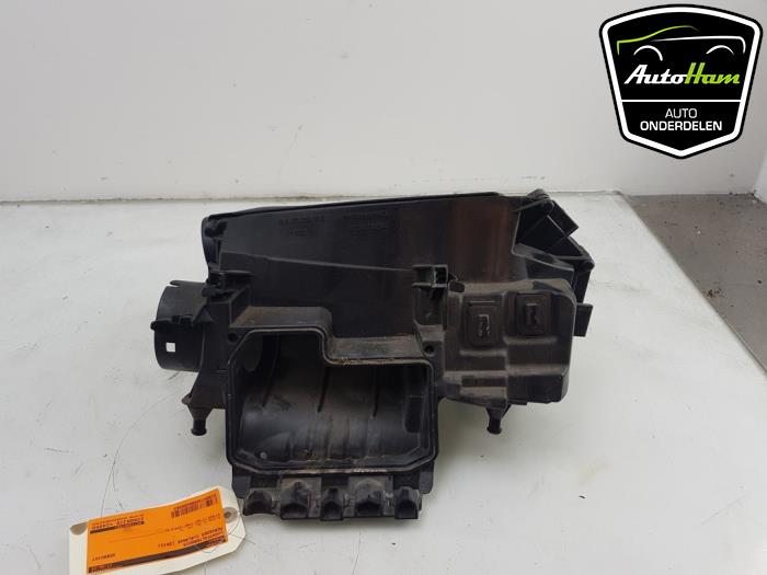 Begagnade Luftfilterhus Mercedes C (W204) 1.8 C-180 CGI 16V Pris € 30,00 Marginaltabell erbjuds av AutoHam