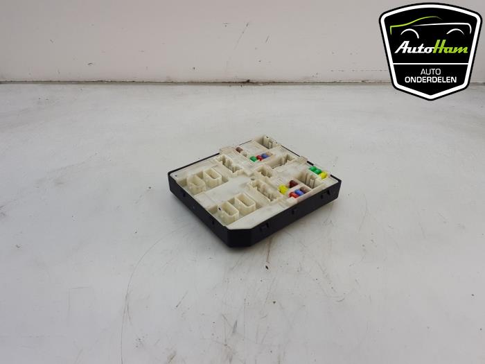 Fuse box Renault Megane III Grandtour 1.5 dCi 110 - 284B69854R LEAR