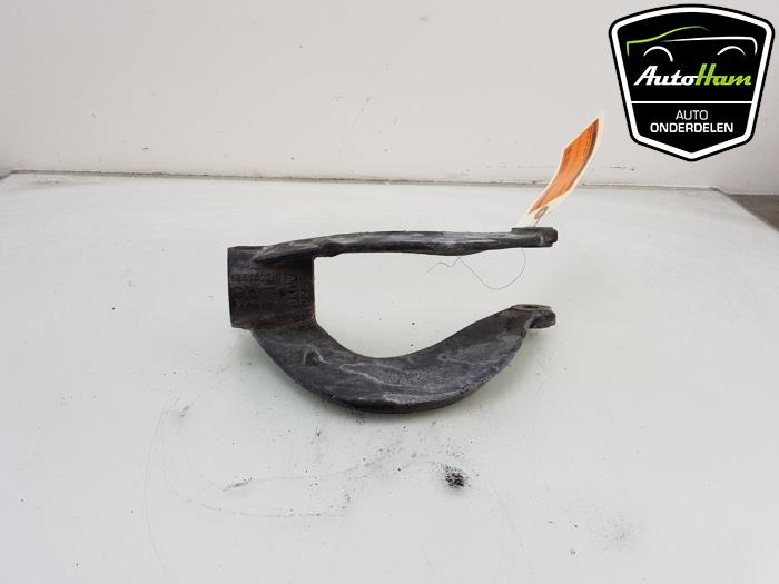 Lower shock bracket