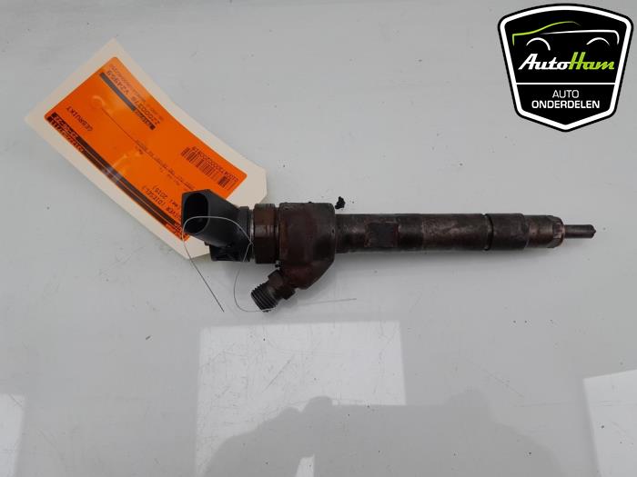 Injector (diesel) from a BMW X5 (F15) xDrive 30d 3.0 24V 2015