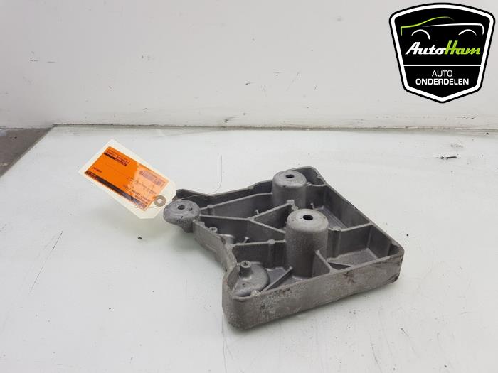 Used Engine mount Renault Kadjar (RFEH) 1.6 dCi 4x4 Price € 15,00 Margin scheme offered by AutoHam