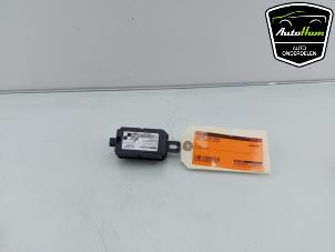Usados Amplificador de antena BMW 1 serie (F20) 118d 2.0 16V Precio € 25,00 Norma de margen ofrecido por AutoHam