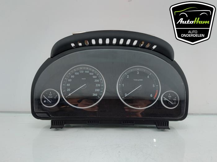 Instrument panel from a BMW X5 (F15) xDrive 30d 3.0 24V 2015