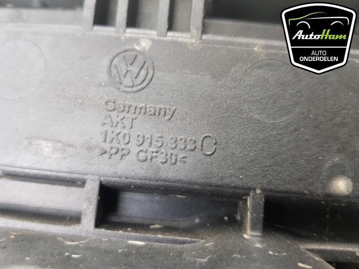 Battery box from a Seat Altea XL (5P5) 1.4 TSI 16V 2008