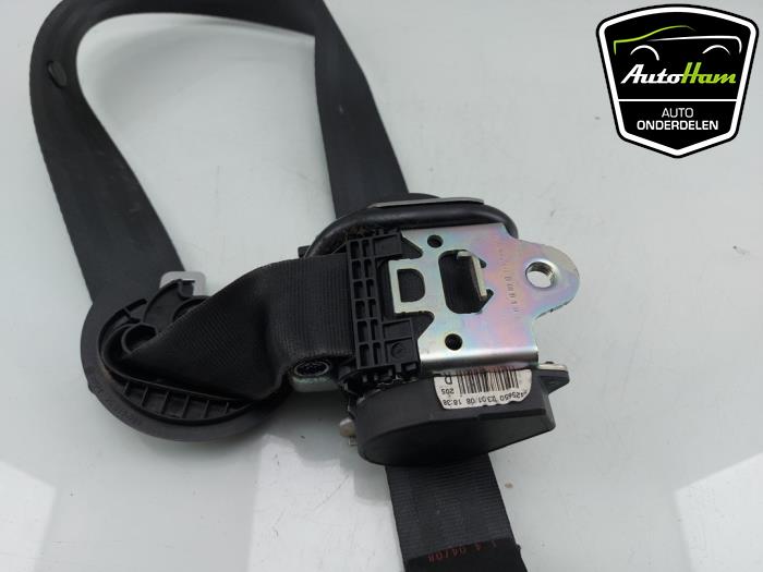 Front seatbelt, right from a Seat Altea XL (5P5) 1.4 TSI 16V 2008