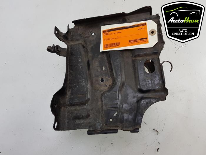 Begagnade Batterilåda Citroen C1 1.0 12V Pris € 10,00 Marginaltabell erbjuds av AutoHam