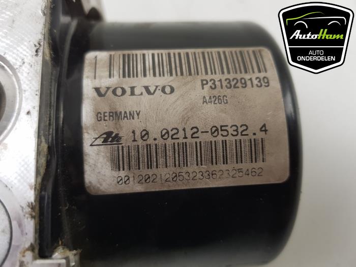 Bomba ABS de un Volvo V70 (BW) 2.0 D4 20V 2013