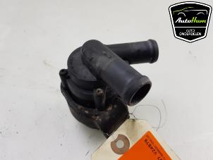 Extra vattenpump från en Volvo V70 (BW) 2.0 D4 20V 2013