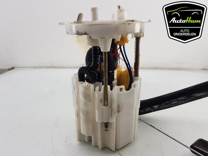 Booster pump from a Volvo V70 (BW) 2.0 D4 20V 2013