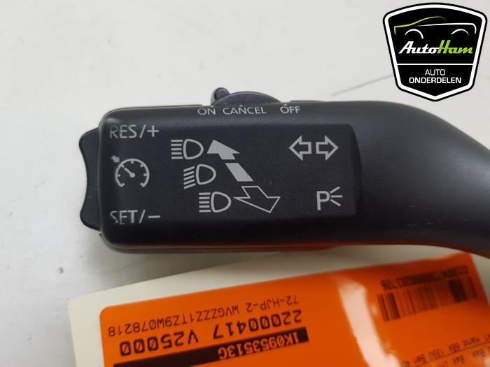 Indicator switch from a Volkswagen Touran (1T1/T2) 1.4 16V TSI 140 2009