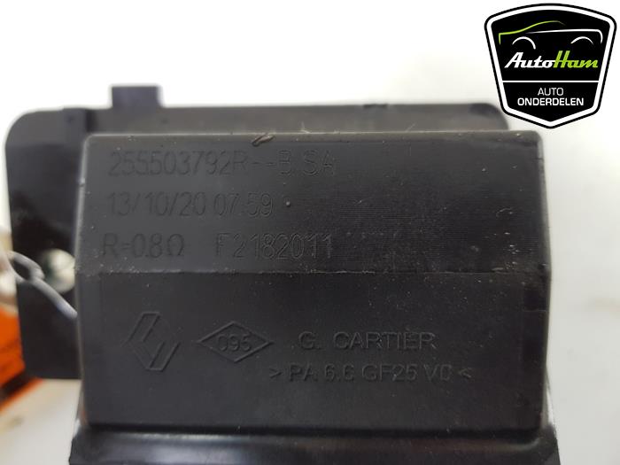 Cooling fan resistor from a Renault Clio V (RJAB) 1.6 E-Tech 140 16V 2021