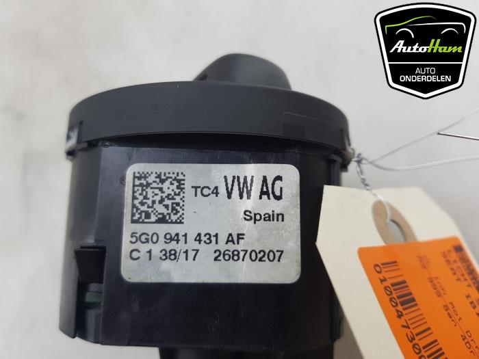 Interruptor de luz de un Seat Ibiza V (KJB) 1.0 TSI 12V 2017