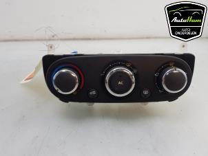 Used Heater control panel Renault Clio IV (5R) 0.9 Energy TCE 90 12V Price € 30,00 Margin scheme offered by AutoHam