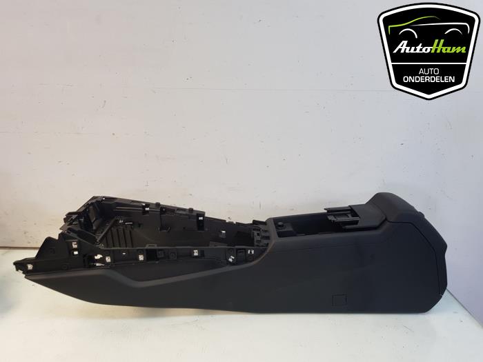 Usagé Console centrale Audi RS 4 Avant (B9) 2.9 V6 TFSI 24V Prix € 50,00 Règlement à la marge proposé par AutoHam