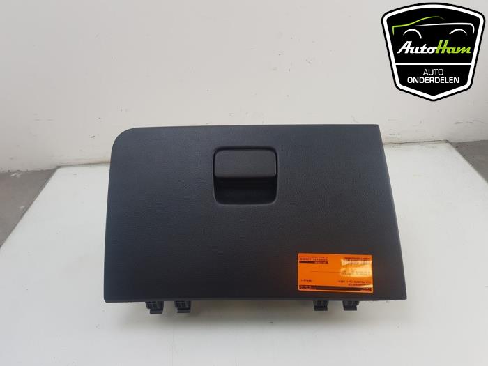 Begagnade Handskfack Kia Picanto (JA) 1.0 12V Pris € 15,00 Marginaltabell erbjuds av AutoHam