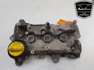 Ventildeckel van een Renault Clio IV (5R) 0.9 Energy TCE 90 12V 2013