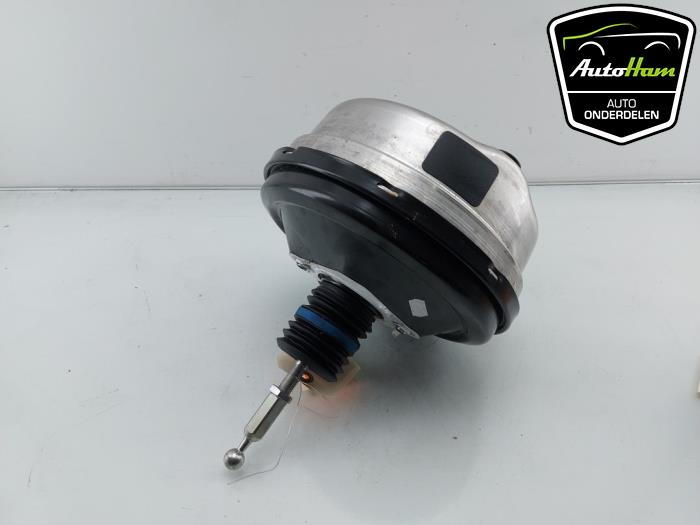 Servo frein d'un Audi RS 4 Avant (B9) 2.9 V6 TFSI 24V 2019