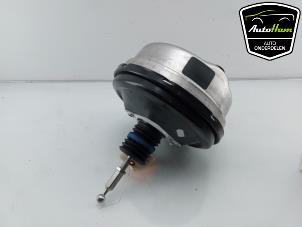 Servo frein d'un Audi RS 4 Avant (B9) 2.9 V6 TFSI 24V 2019