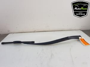 Used Front wiper arm Kia Picanto (JA) 1.0 12V Price € 15,00 Margin scheme offered by AutoHam