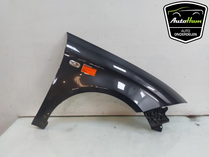 Front wing, right from a Seat Altea (5P1) 2.0 FSI 16V 2005