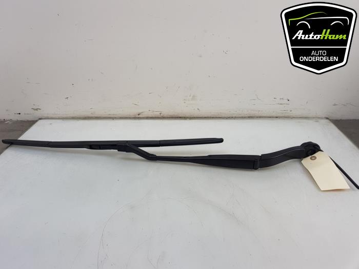 Nissan Qashqai Front wiper arms stock
