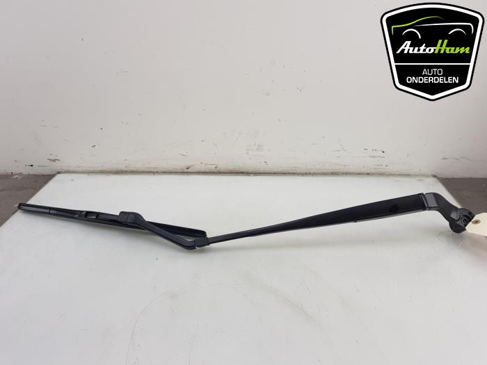 Nissan Qashqai Front wiper arms stock