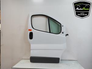 Używane Drzwi prawe przednie wersja 4-drzwiowa Opel Vivaro 1.9 DI Cena na żądanie oferowane przez AutoHam