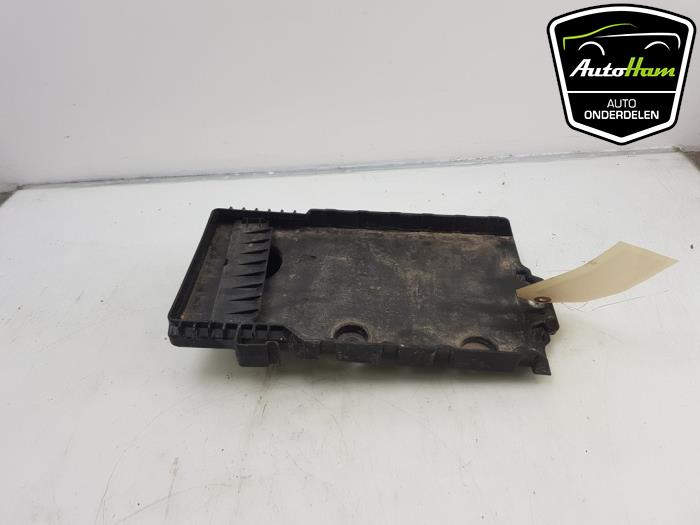 Begagnade Batterilåda Volvo V40 (MV) 2.0 D3 16V Pris € 5,00 Marginaltabell erbjuds av AutoHam
