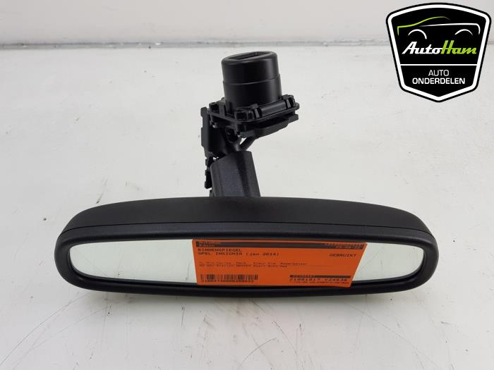Rear view mirror from a Opel Insignia Sports Tourer 2.0 CDTI 16V 120 ecoFLEX 2014
