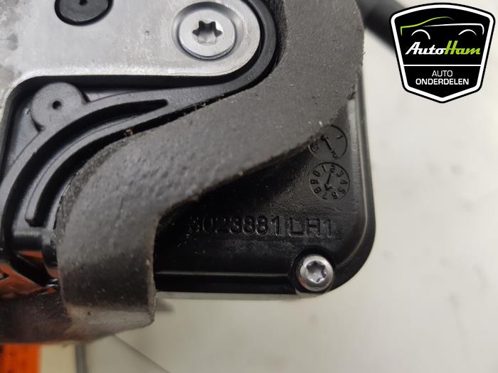 Serrure portière mécanique 4portes avant gauche d'un Opel Insignia Sports Tourer 2.0 CDTI 16V 120 ecoFLEX 2014