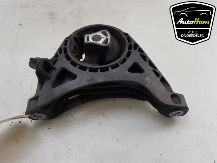 Engine mount from a Opel Insignia Sports Tourer 2.0 CDTI 16V 120 ecoFLEX 2014