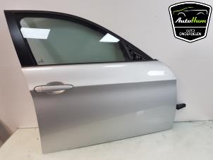 Używane Drzwi prawe przednie wersja 4-drzwiowa BMW 3 serie (E90) 318i 16V Cena € 150,00 Procedura marży oferowane przez AutoHam