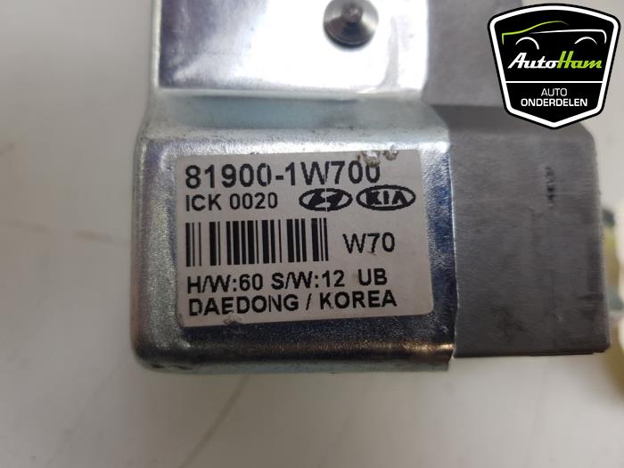 Electronic ignition key from a Kia Rio III (UB) 1.2 CVVT 16V 2013
