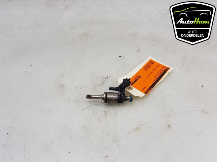 Injector (petrol injection) from a BMW 1 serie (F20) 116i 1.6 16V 2013