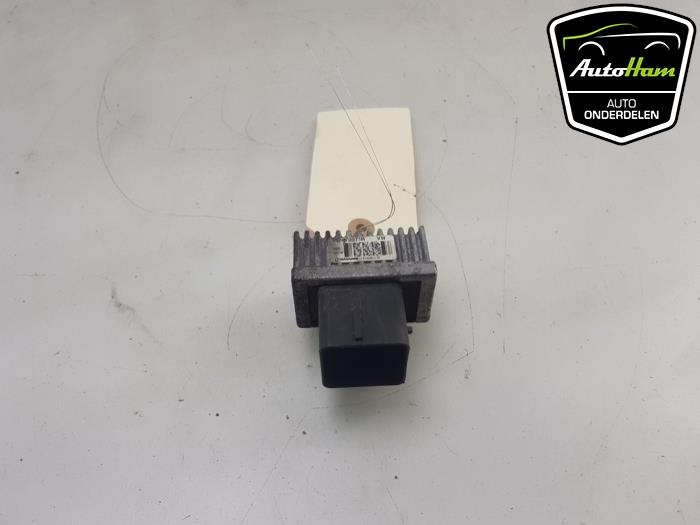 Glow plug relay from a Renault Megane IV Estate (RFBK) 1.5 Energy dCi 110 2018