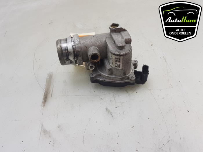 EGR valve from a Renault Megane IV Estate (RFBK) 1.5 Energy dCi 110 2018