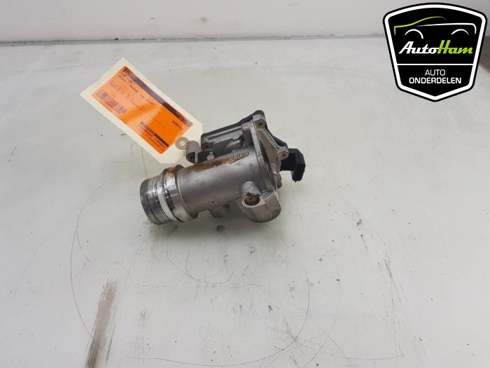 EGR valve from a Renault Megane IV Estate (RFBK) 1.5 Energy dCi 110 2018
