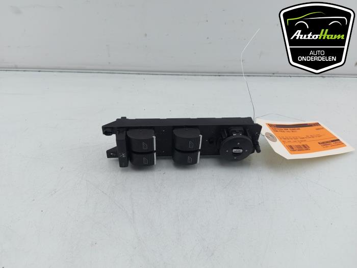 Usados Interruptor de ventanilla eléctrica Ford Focus 3 1.6 EcoBoost 16V 150 Precio € 20,00 Norma de margen ofrecido por AutoHam