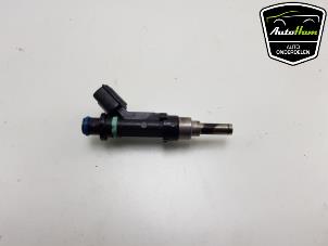 Used Injector (petrol injection) Toyota Yaris III (P13) 1.5 16V Dual VVT-iE Price € 25,00 Margin scheme offered by AutoHam