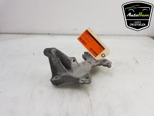 Used Engine mount Renault Clio IV Estate/Grandtour (7R) 0.9 Energy TCE 90 12V Price € 20,00 Margin scheme offered by AutoHam