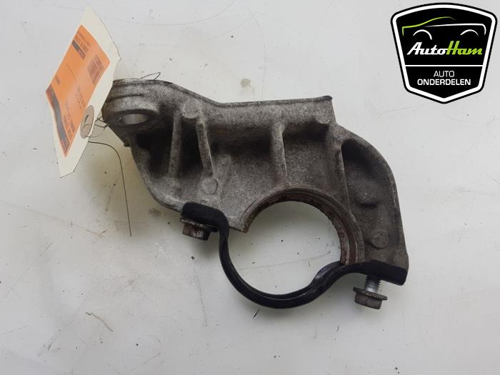 Support (miscellaneous) from a Renault Clio IV (5R) 1.2 16V 2013