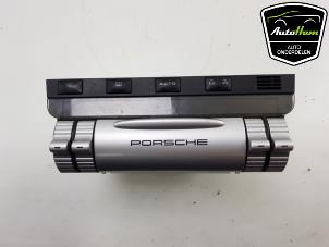 Używane Panel sterowania nagrzewnicy Porsche Cayenne (9PA) 3.2 V6 24V Cena € 100,00 Procedura marży oferowane przez AutoHam