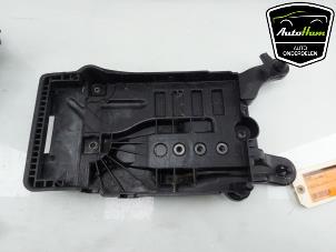Used Battery box Volkswagen Polo VI (AW1) 1.0 TSI 12V Price € 15,00 Margin scheme offered by AutoHam