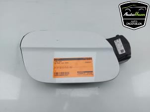 Usados Tapa de depósito Volkswagen Polo VI (AW1) 1.0 TSI 12V Precio € 50,00 Norma de margen ofrecido por AutoHam