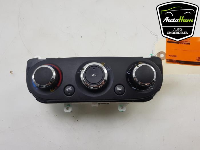 Heater control panel from a Renault Clio IV (5R) 1.2 16V 2013