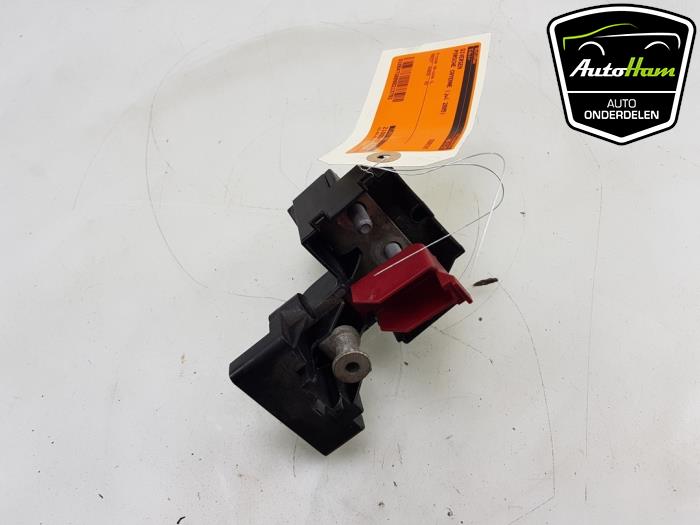 Usagé Borne de batterie Porsche Cayenne (9PA) 3.2 V6 24V Prix € 30,00 Règlement à la marge proposé par AutoHam